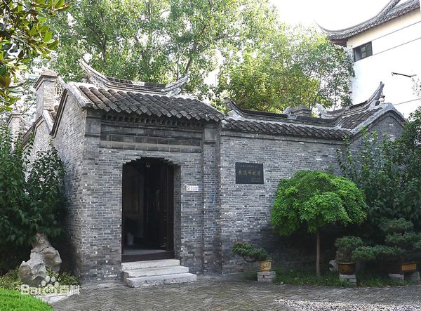 黄逸峰故居简介